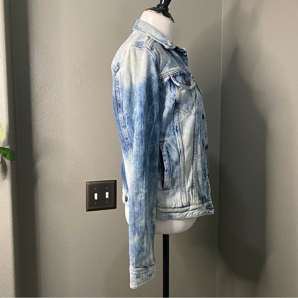 Express Jeans Distressed Denim Jacket Bleached - Picture 6 of 13